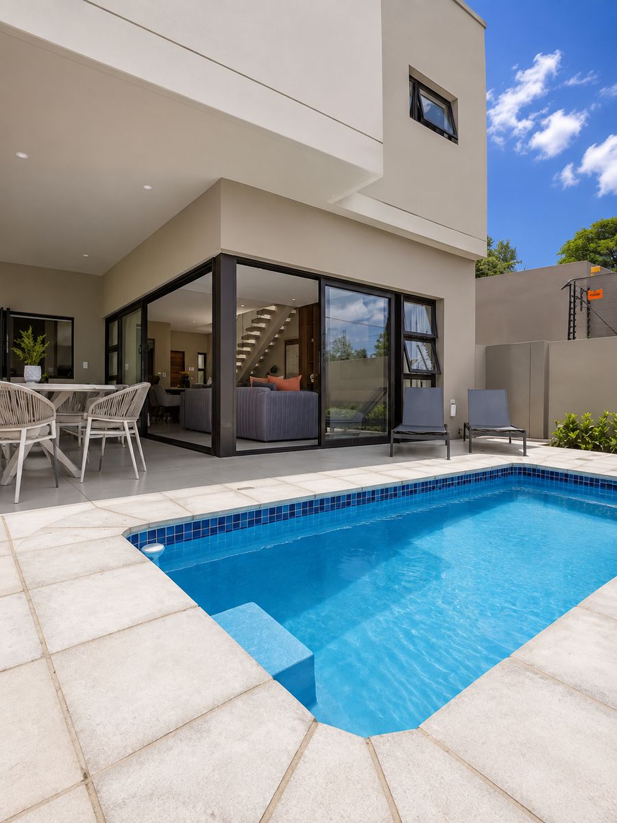 The pool and patio at 81 Grosvenor Rd